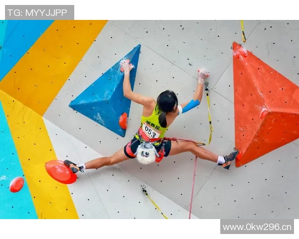 成都飞盘队在世界攀岩锦标赛中以90分稳居积分榜首位
